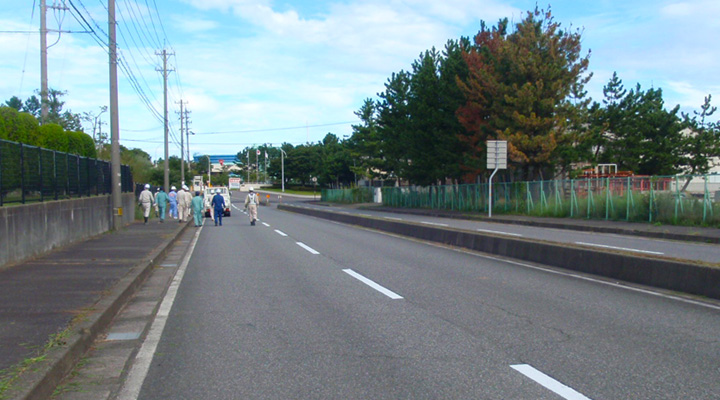 地域貢献活動（現場周辺清掃）