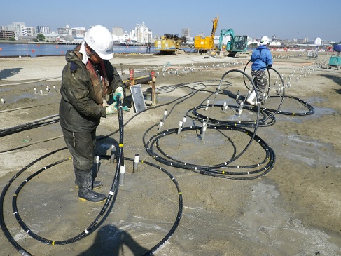 注入ホース建て込み