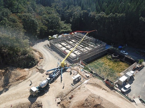 写真-14 浸出水処理施設 作業状況